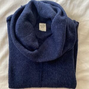 Abercrombie & Fitch  Dark Blue Sweater Sweatshirt Sz S